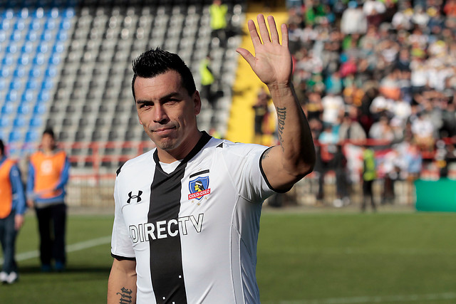 Esteban Paredes retornaría a la Roja para el amistoso contra Paraguay