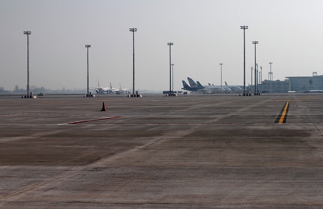 Inauguran nuevos estacionamientos para aviones en el aeropuerto