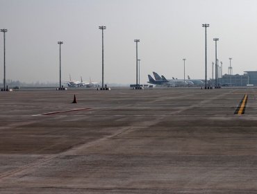 Inauguran nuevos estacionamientos para aviones en el aeropuerto