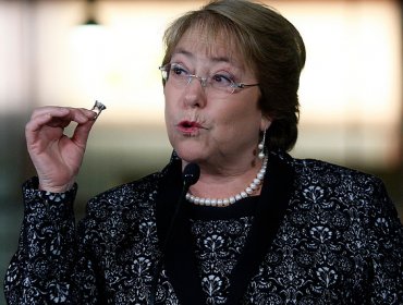 Presidenta Bachelet defendió aborto en tres causales en una charla sobre equidad