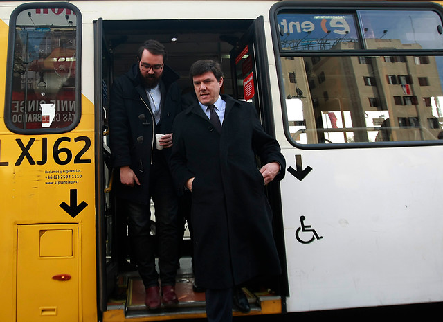 Ministro de Transportes destaca medidas para mejorar servicios de taxis