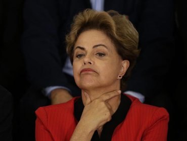 Rousseff enfrenta nuevas protestas con la economía y la política en crisis