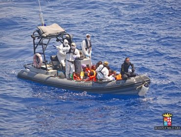 Al menos 40 personas mueren en un naufragio frente a Libia