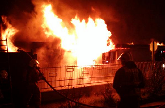 Incendio moviliza a 4 compañías de bomberos en Temuco