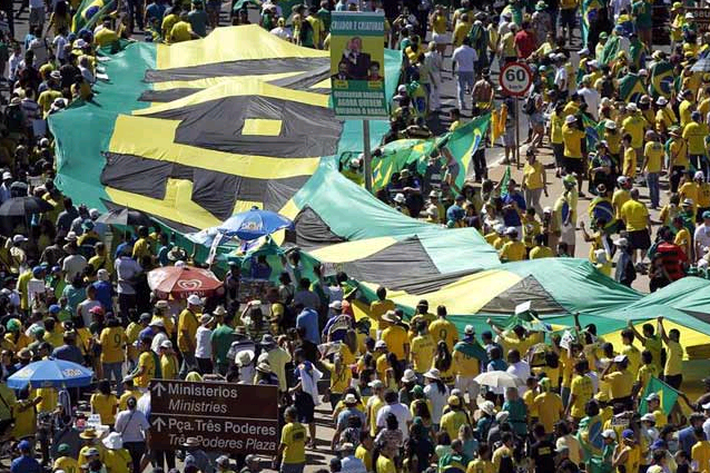 Exigen renuncia: Masiva protesta en Brasil en contra de Dilma Rousseff