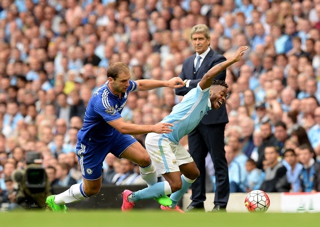 Manchester City de Pellegrini goleó al final 3-0 a Chelsea de Mourinho