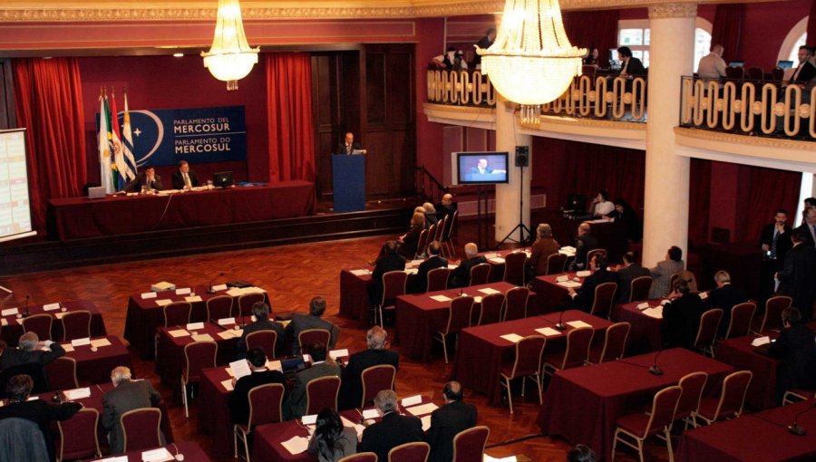 Parlamento del Mercosur se reunirá este lunes por primera vez en 2015