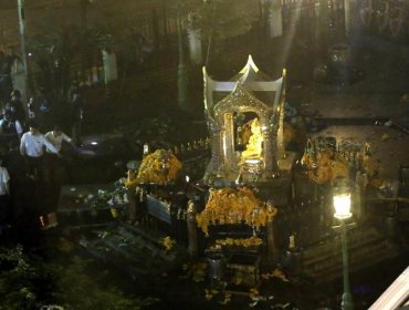 Al menos 27 muertos por la explosión de dos bombas en el centro de Bangkok