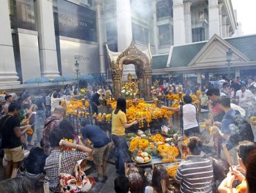 Mueren doce personas tras una explosión en el centro de Bangkok