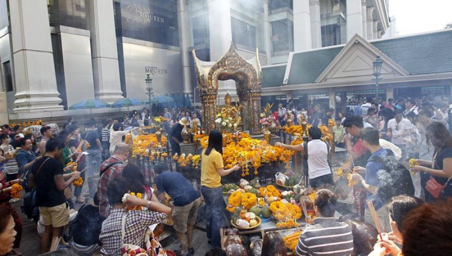 Mueren doce personas tras una explosión en el centro de Bangkok