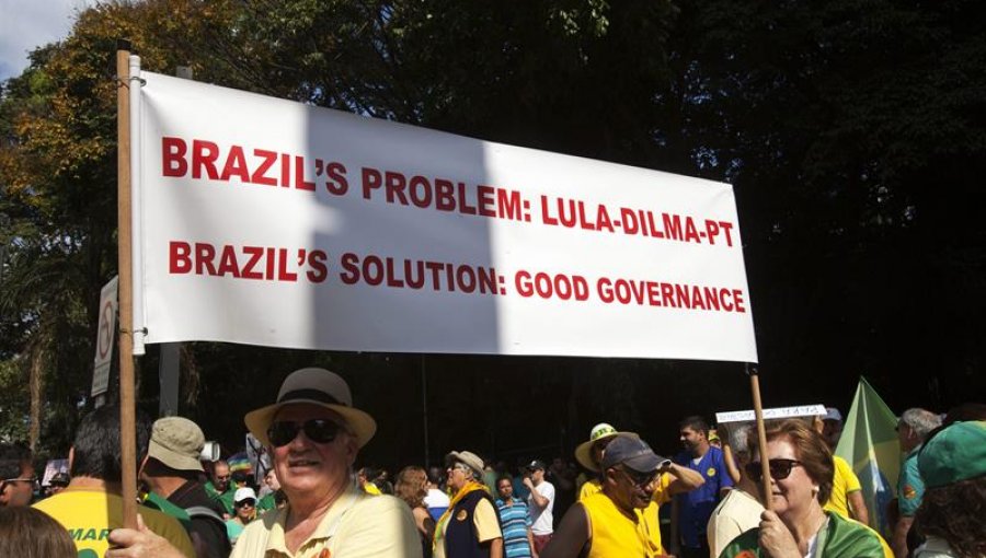 El 85 % de quienes protestaron en Sao Paulo pide renuncia de Rousseff