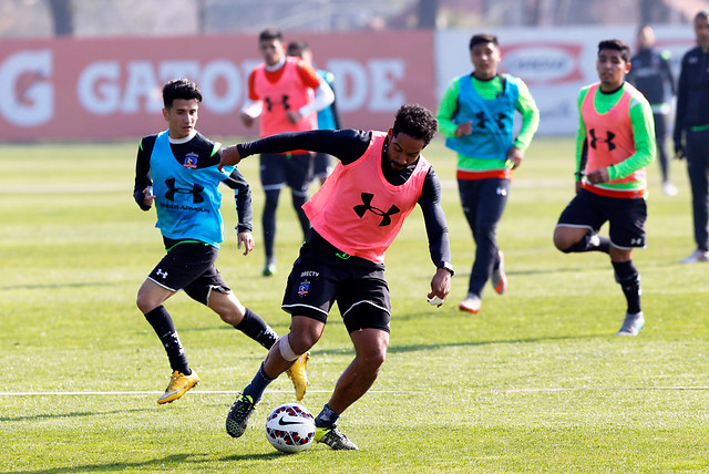 Jean Beausejour recibió el alta médica y vuelve a entrenar en Colo Colo