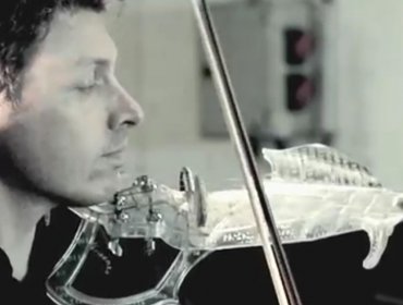 Video: Mira cómo este músico toca el primer violín hecho con una impresora 3D