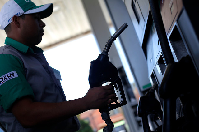 Bajan el diesel, kerosene y bencina de 93 octanos