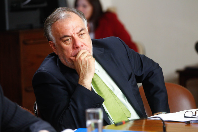 Andrade presenta indicación anti control de identidad "racista o clasista"