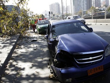 Cuatro personas lesionadas en colisión ocurrida en el centro de Santiago