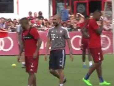 Video: El gracioso “reto” de Guardiola a Vidal por “teatrero”