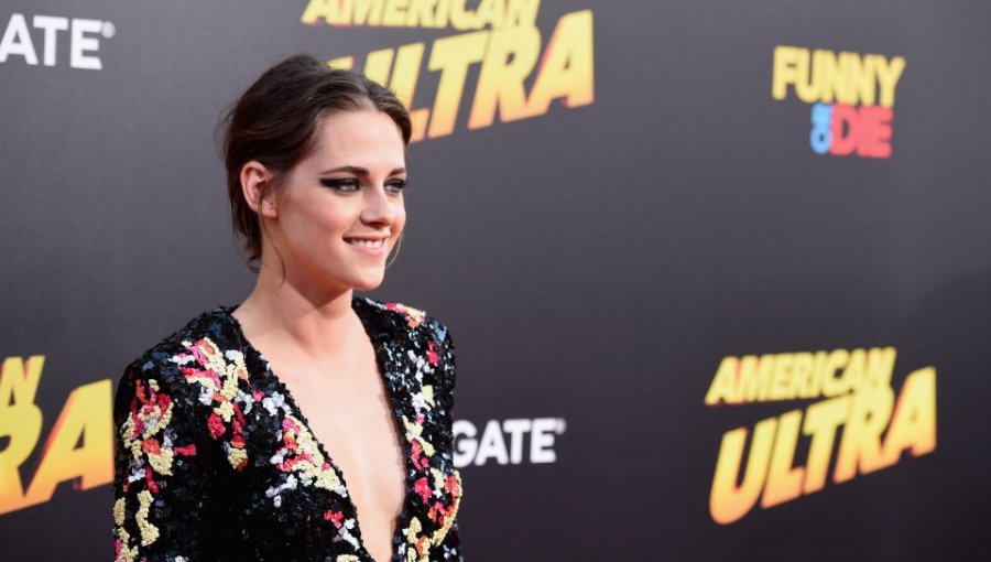 Kristen Stewart y su sexy escote para la avant premiere de American Ultra