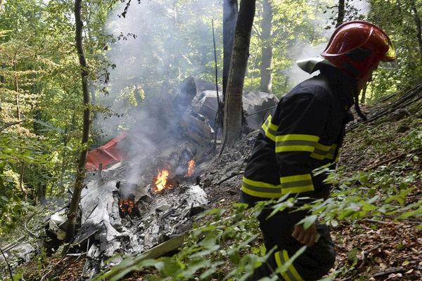 Al menos siete muertos al chocar dos aviones con paracaidistas en Eslovaquia