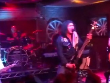 Video: Jhonny Depp sorprende tocando en vivo con estrellas de rock