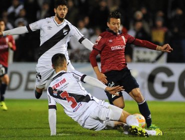 Prensa uruguaya: "La UC puso el ADN del fútbol chileno con intensidad, toque"