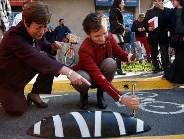 Alcaldesas de Santiago y Providencia inauguraron ciclovía en calle Marín