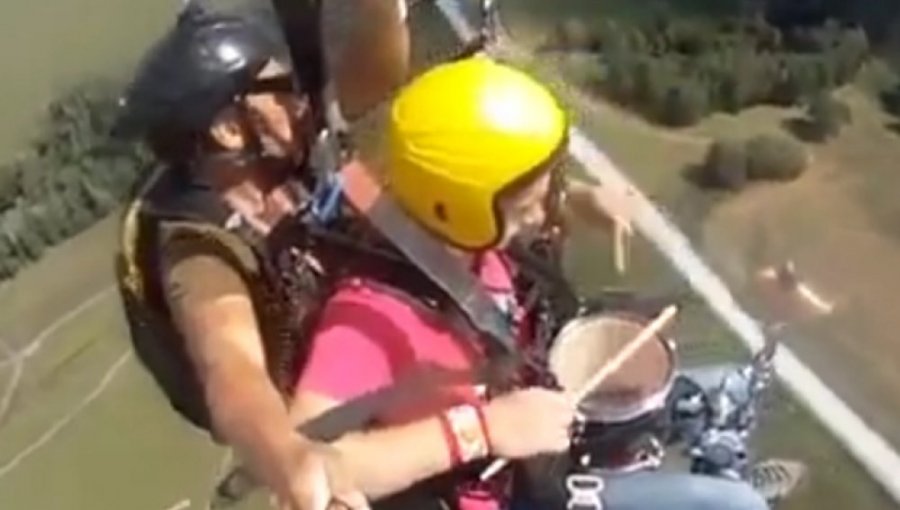 Video: Estos músicos decidieron grabar una canción mientras volaban en parapente