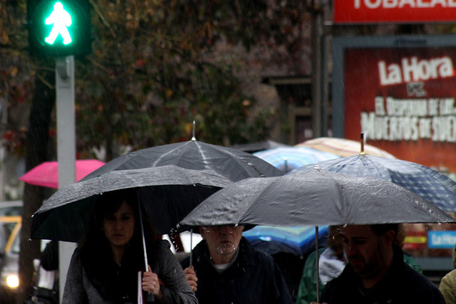 Sistema frontal afectará nuevamente a zona central y sur del país durante todo el fin de semana