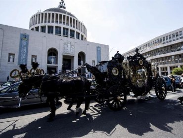 Polémica en Italia por el funeral con música y pétalos de rosa a un capo de la mafia