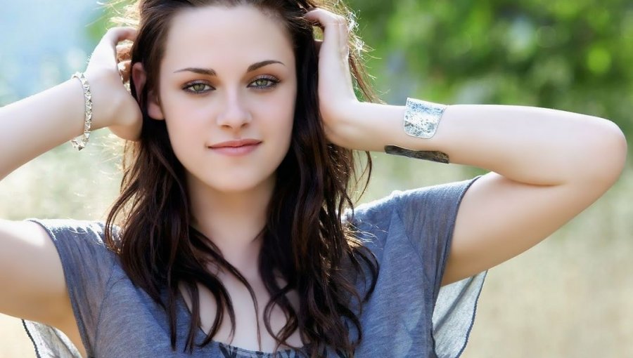 Kristen Stewart cambia radicalmente y deja de lado el look rockero