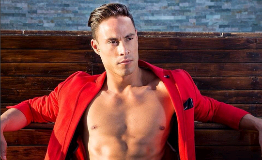 Rodrigo Díaz se luce con sensuales fotos en redes sociales