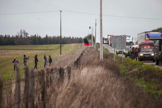 Al menos 2 detenidos en incidentes en contra de “marcha de camioneros" en Temuco