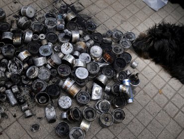Bomba lacrimógena detona en condominio en La Cisterna