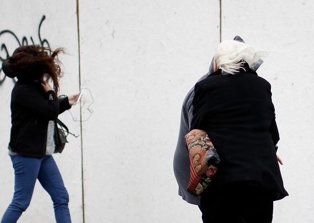 Anuncian chubascos y viento para la tarde en la capital