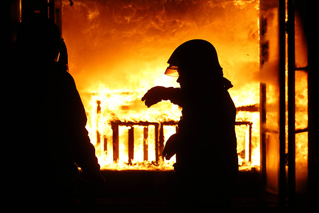 Tres personas fallecen en incendio en Copiapó