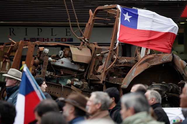 Caravana de camiones continúa viaje ante imposibilidad de acceso a Chillán