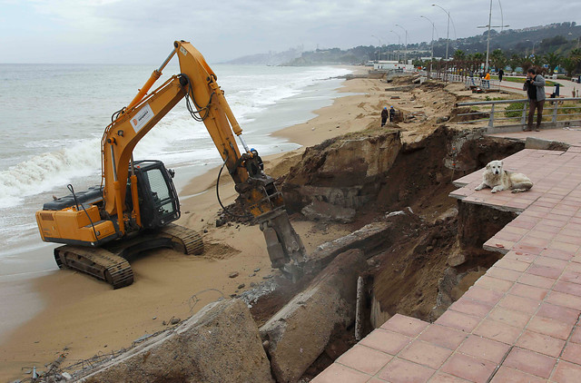 Viña del Mar inicia recuperación de borde costero y planea un muro de contención