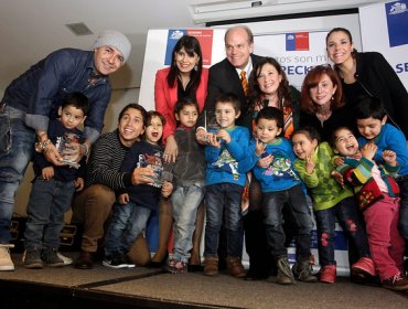 DJ Méndez, Karol Dance y senador Patricio Walker son "amigos de la infancia"