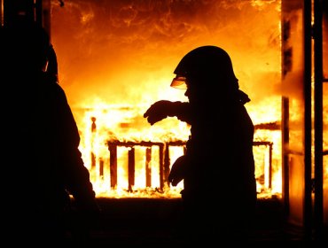 Tres personas fallecen en incendio en Copiapó