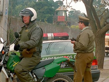 Dan de baja a carabinero por chocar en quiosco de Patronato y darse a la fuga