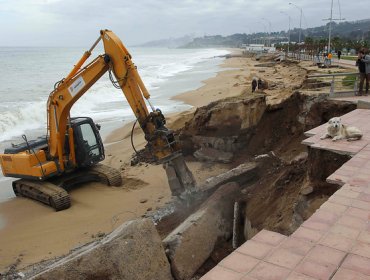 Viña del Mar inicia recuperación de borde costero y planea un muro de contención