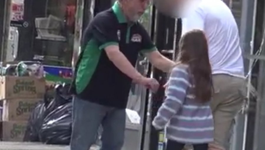 Video: Experimento social con una niña extraviada deja en evidencia a pederasta