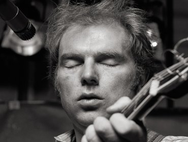 Sony compra derechos de 33 álbumes de Van Morrison y lleva al mito a internet