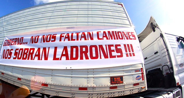 Camioneros rechazan propuesta de la Intendencia y dicen que llegarán a La Moneda