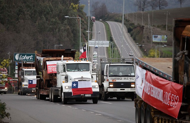 Camioneros de Valparaíso se toman rutas 68 y 78