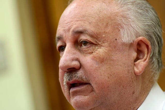 Ministerio confirma que diputado Teillier no pidió ficha de protección social