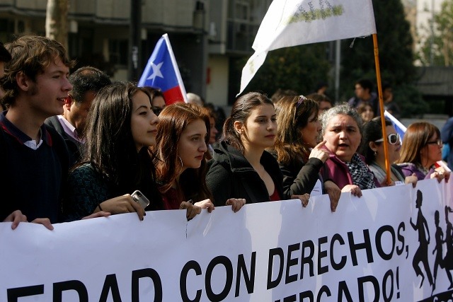 Intendencia de Santiago autoriza marcha de la Confech con recorrido alternativo