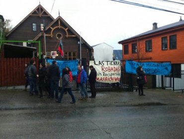 Comunidades mapuche se toman oficina de la Conadi de Valdivia