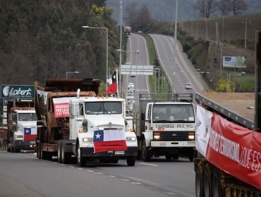 Camioneros de Valparaíso se toman rutas 68 y 78