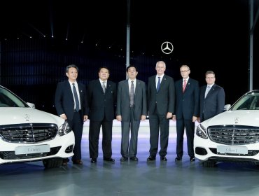 Daimler celebra 10 años de producción de turismos en Beijing